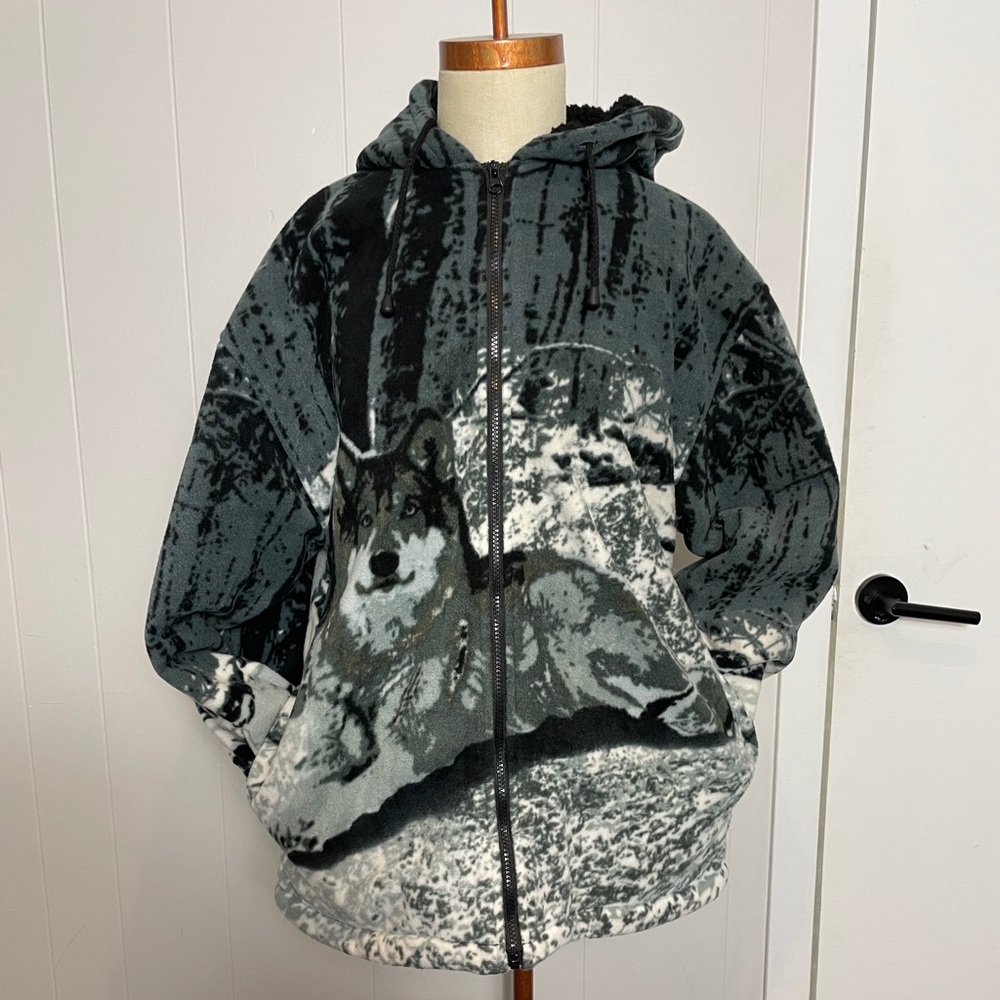 Gray Wolf Print hoodie sweater